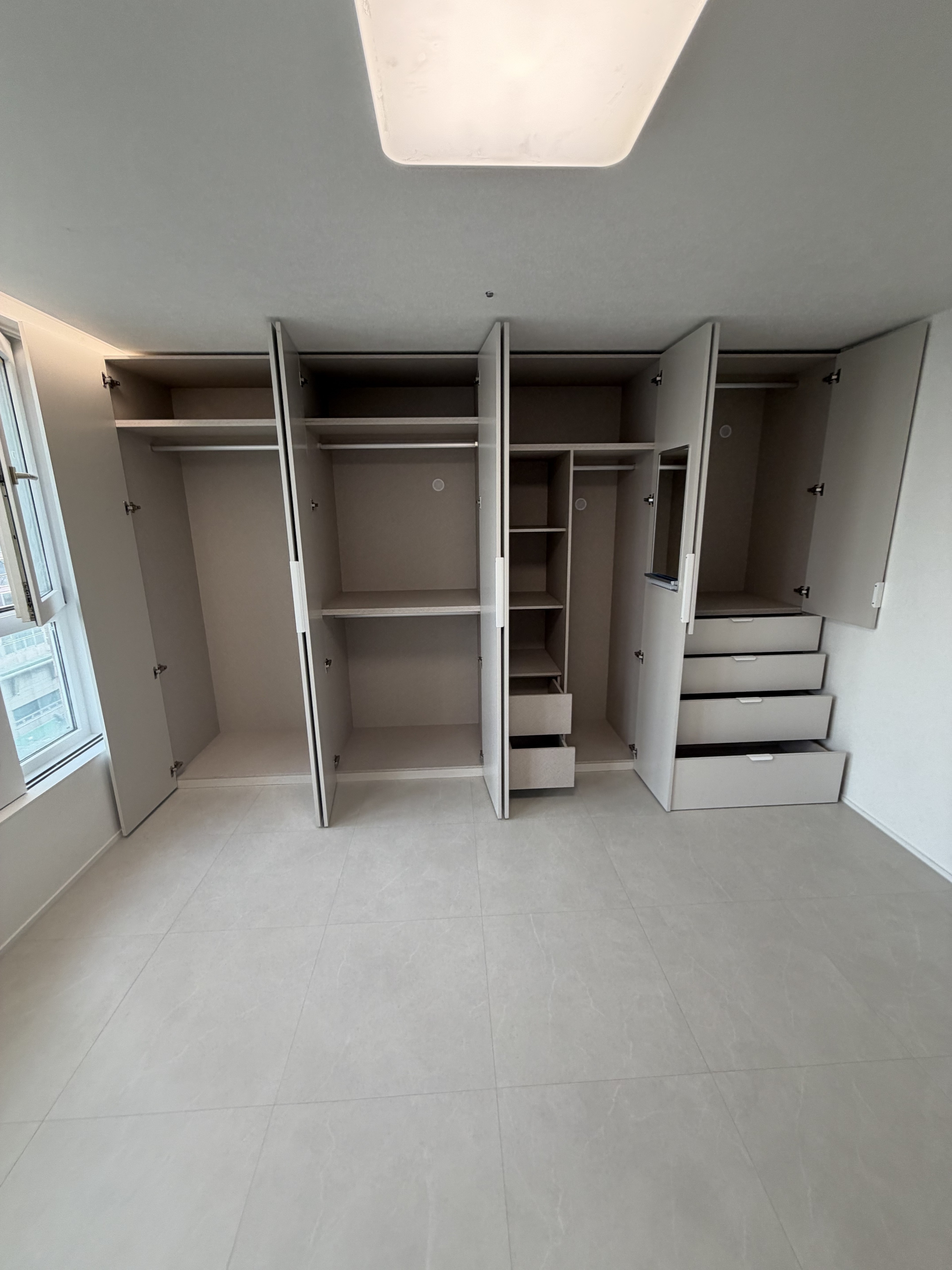 청소 완료 후 수납장 내부 사진 (업체 제공)